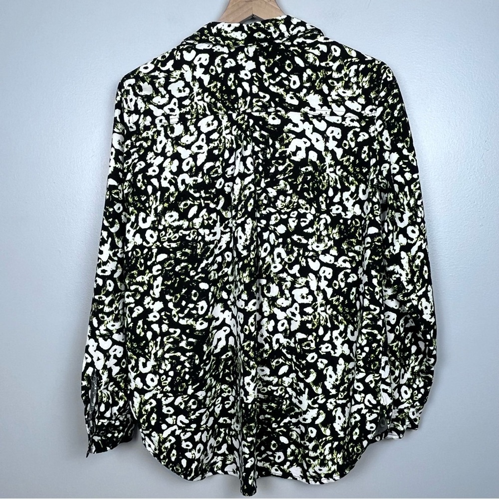 Rock & Republic Women's Button Down Blouse in Neon Animal Print Size M; Colorful - Picture 3 of 12